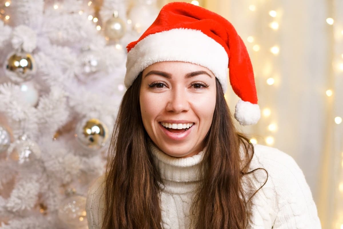Why Invisalign Is the Perfect Holiday Glow Up